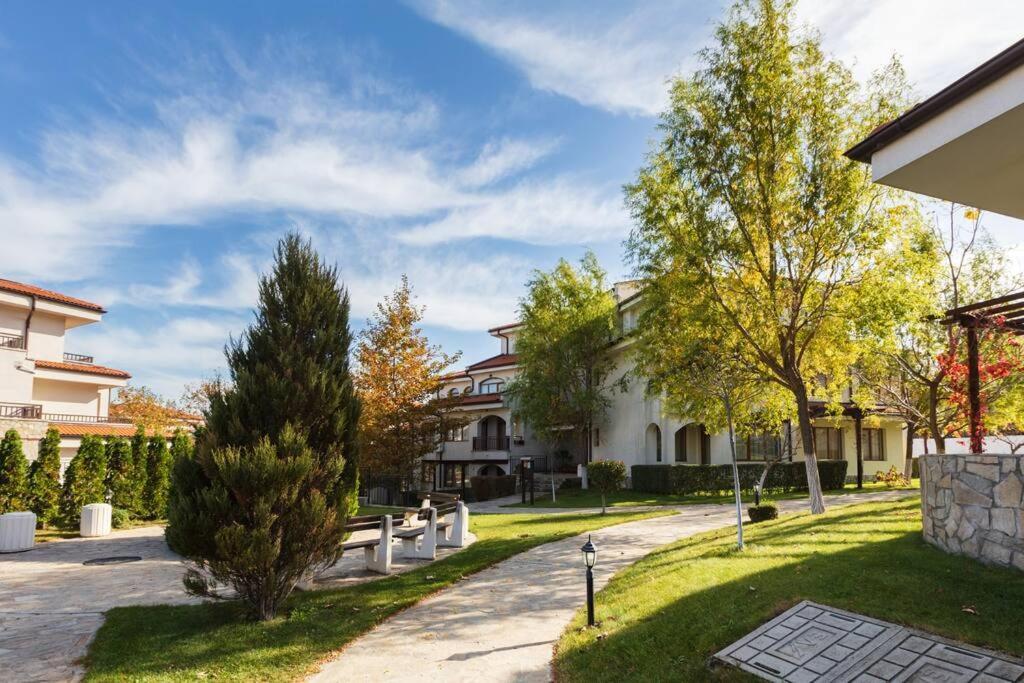 Lovely Apartment In Peaceful Family Spa Resort Near To Nesebar Kableshkovo  Bagian luar foto